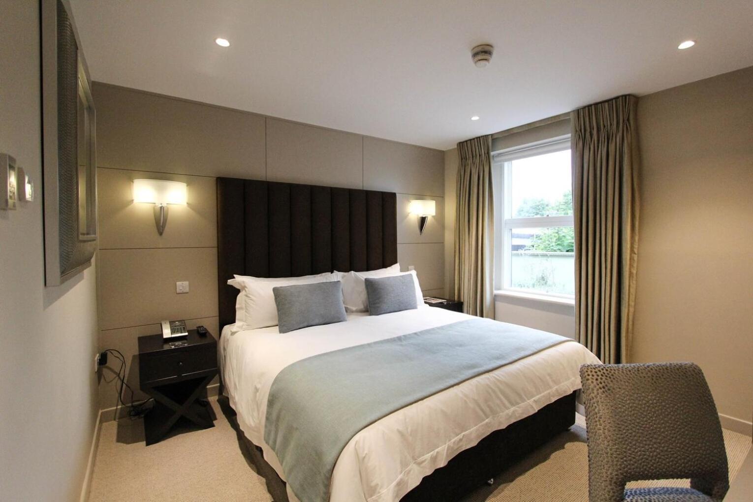 Cae Court Hotel Bridgend  Exteriör bild